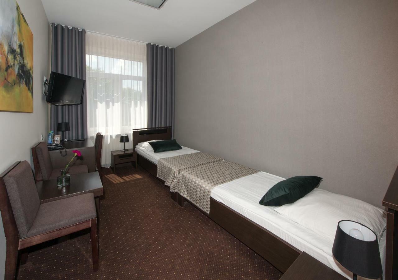 ביאלה פולדאסקה Hotel Capitol מראה חיצוני תמונה