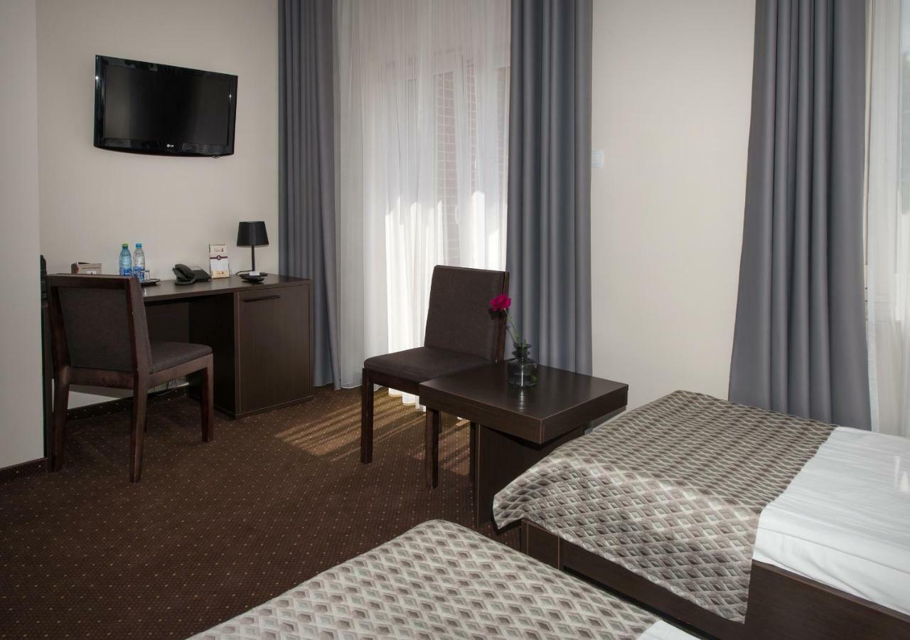 ביאלה פולדאסקה Hotel Capitol מראה חיצוני תמונה