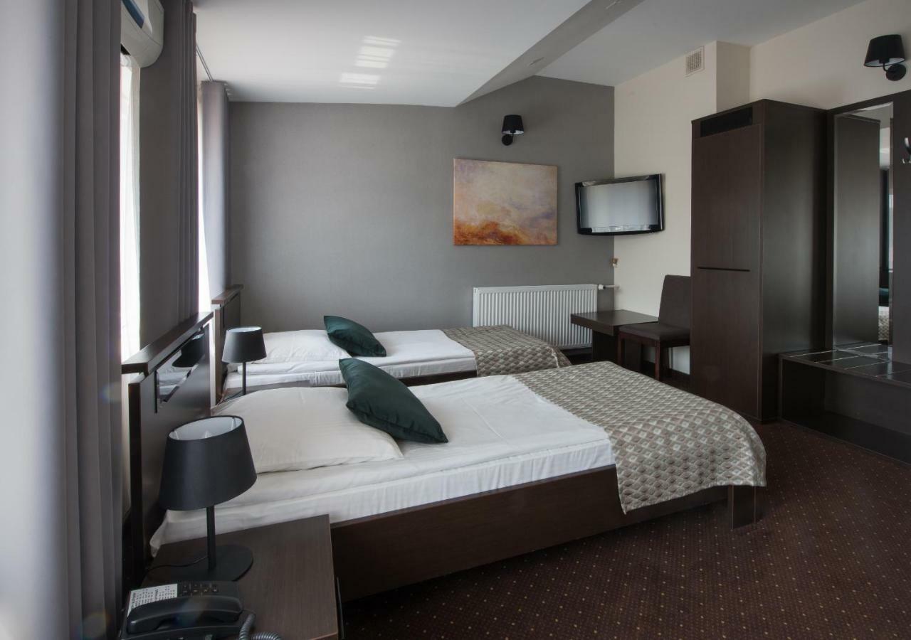 ביאלה פולדאסקה Hotel Capitol מראה חיצוני תמונה