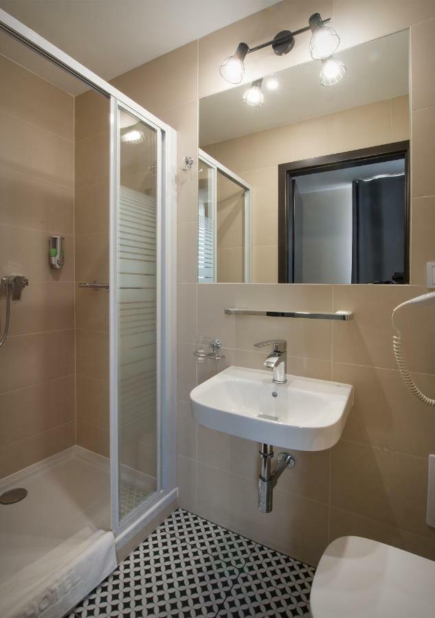 ביאלה פולדאסקה Hotel Capitol מראה חיצוני תמונה