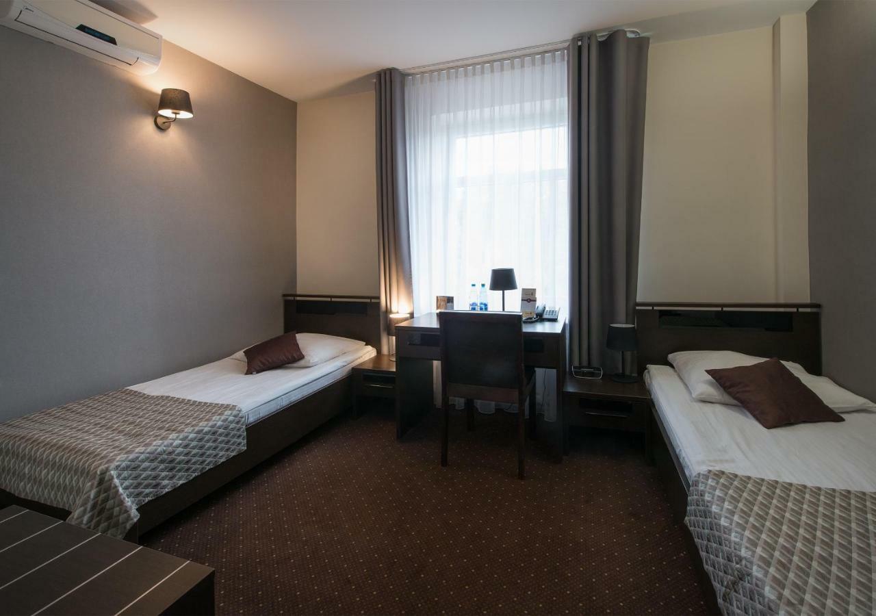 ביאלה פולדאסקה Hotel Capitol מראה חיצוני תמונה